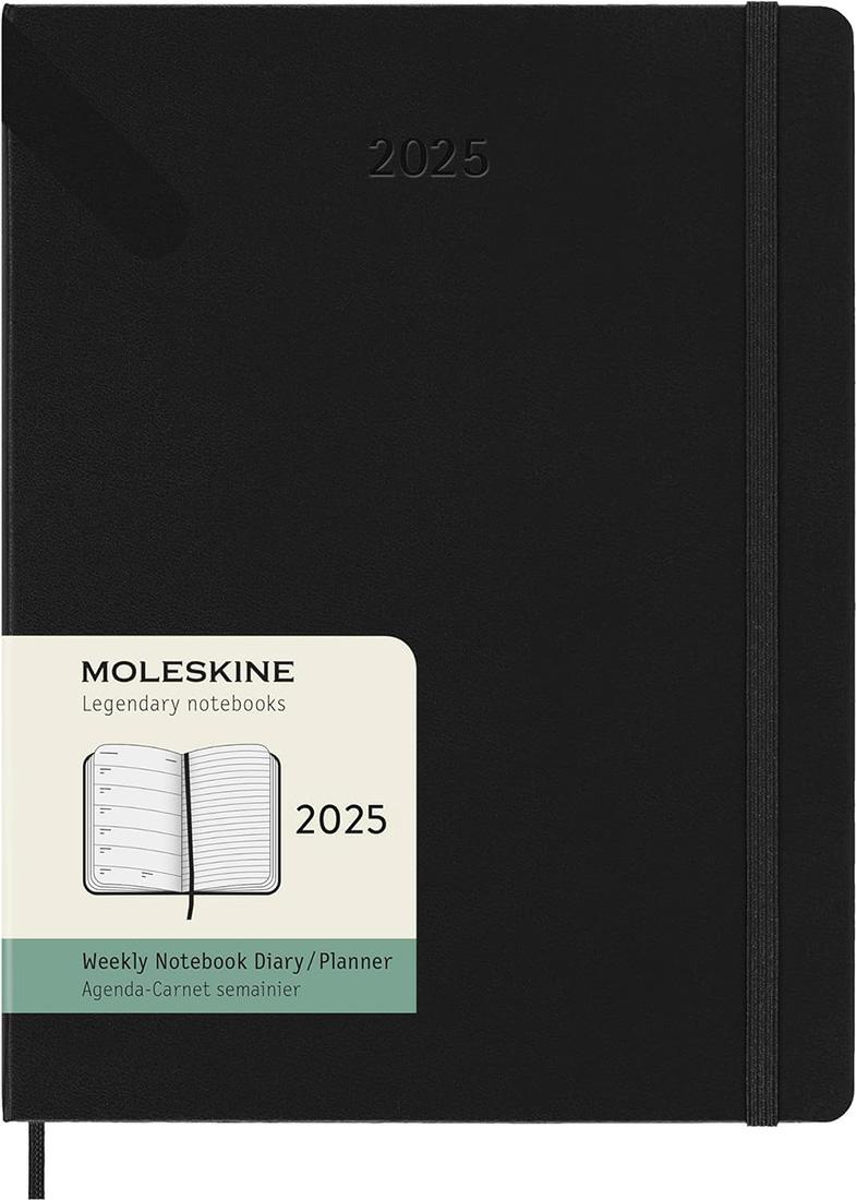 AG.12M SETTIMANALE XL C.RIGIDA NERO MOLESKINE 2025